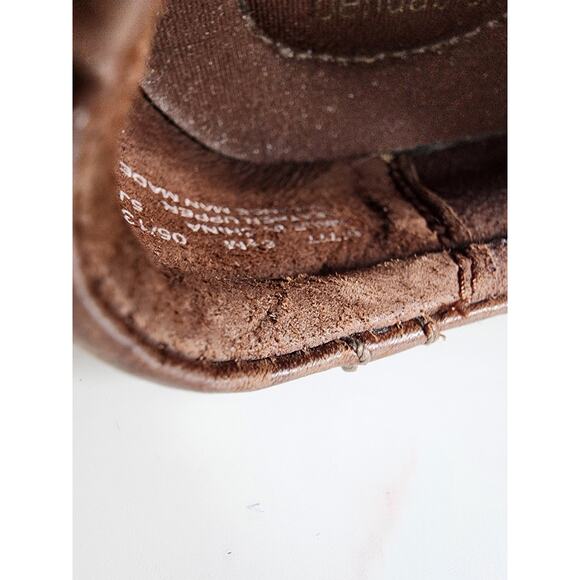 CLARKS Brown Leather Loafers Flat Straps Comfort Shoes SZ 8.5 - Picture 9 of 11